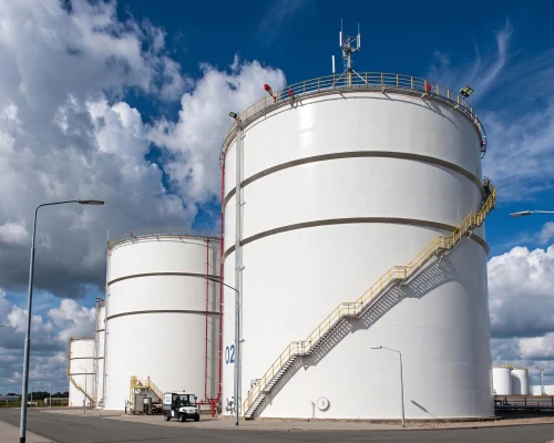 Small bulk (1,500 to 3,000 gallons) for mid-size facilities, fill plants, and satellite locations (1)